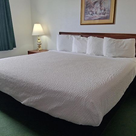 Fairbridge Inn And Suites - Miles City Bagian luar foto