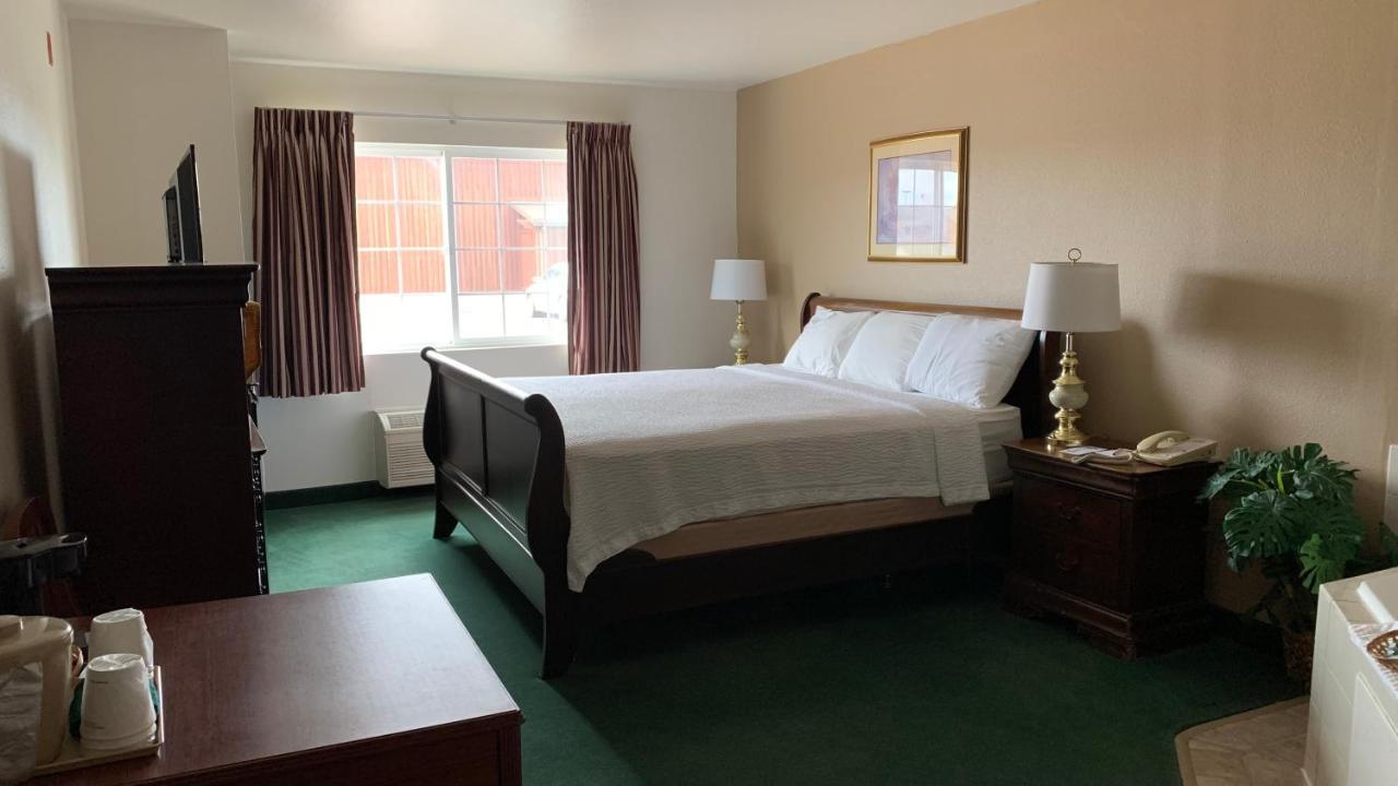 Fairbridge Inn And Suites - Miles City Bagian luar foto