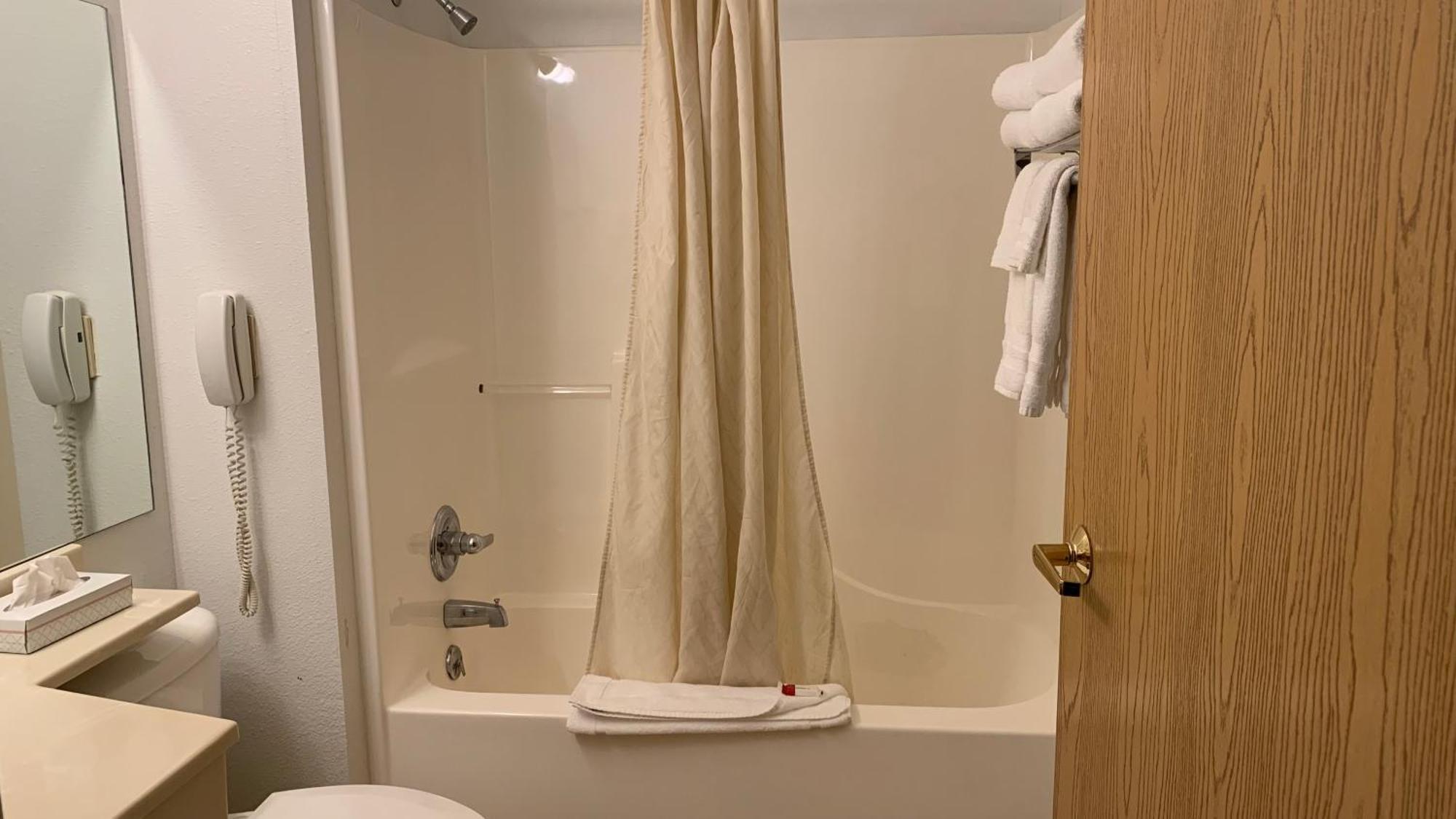 Fairbridge Inn And Suites - Miles City Ruang foto