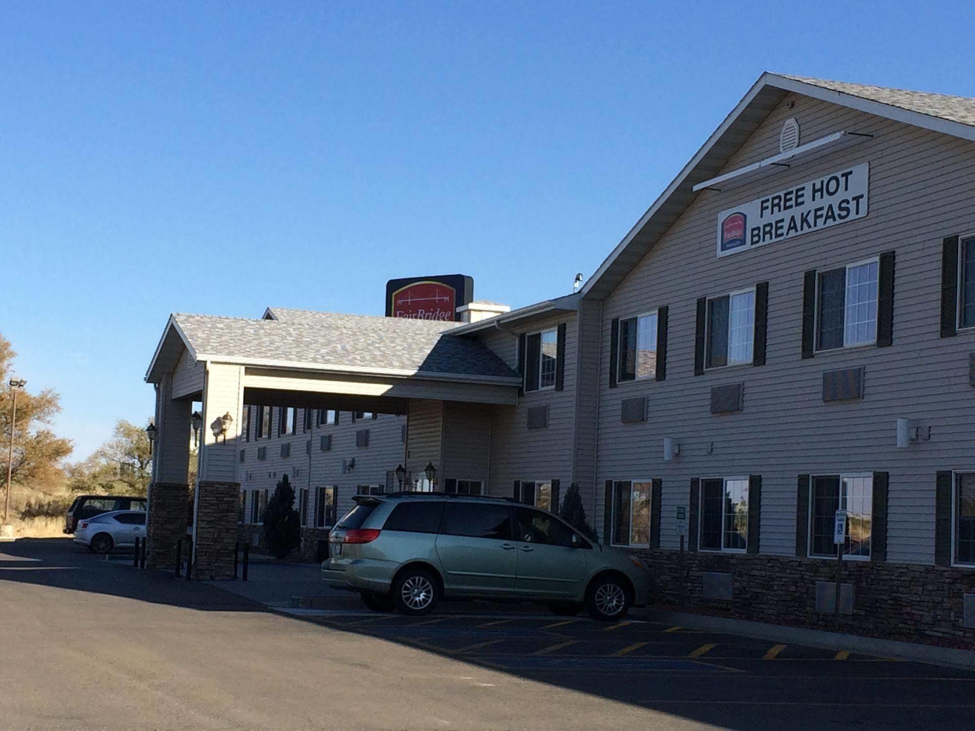 Fairbridge Inn And Suites - Miles City Bagian luar foto