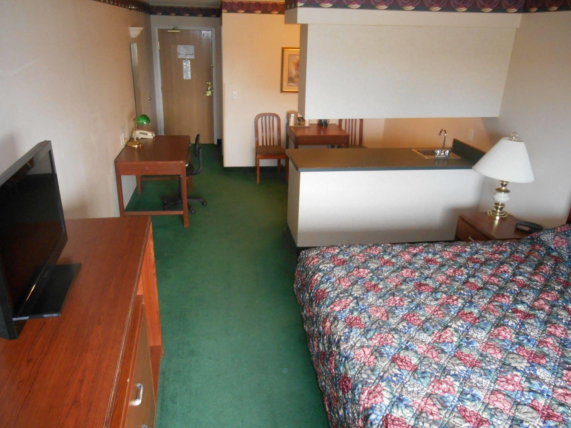 Fairbridge Inn And Suites - Miles City Bagian luar foto