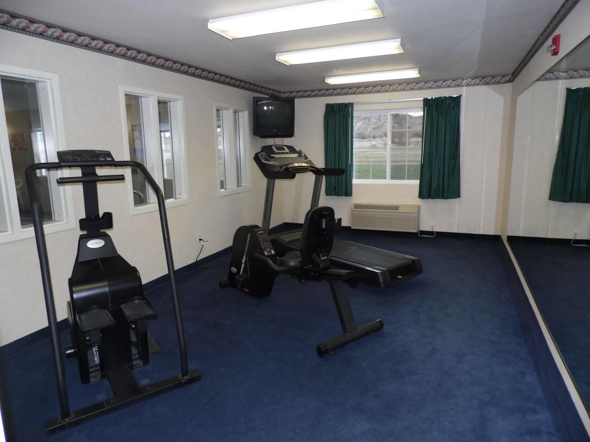 Fairbridge Inn And Suites - Miles City Bagian luar foto