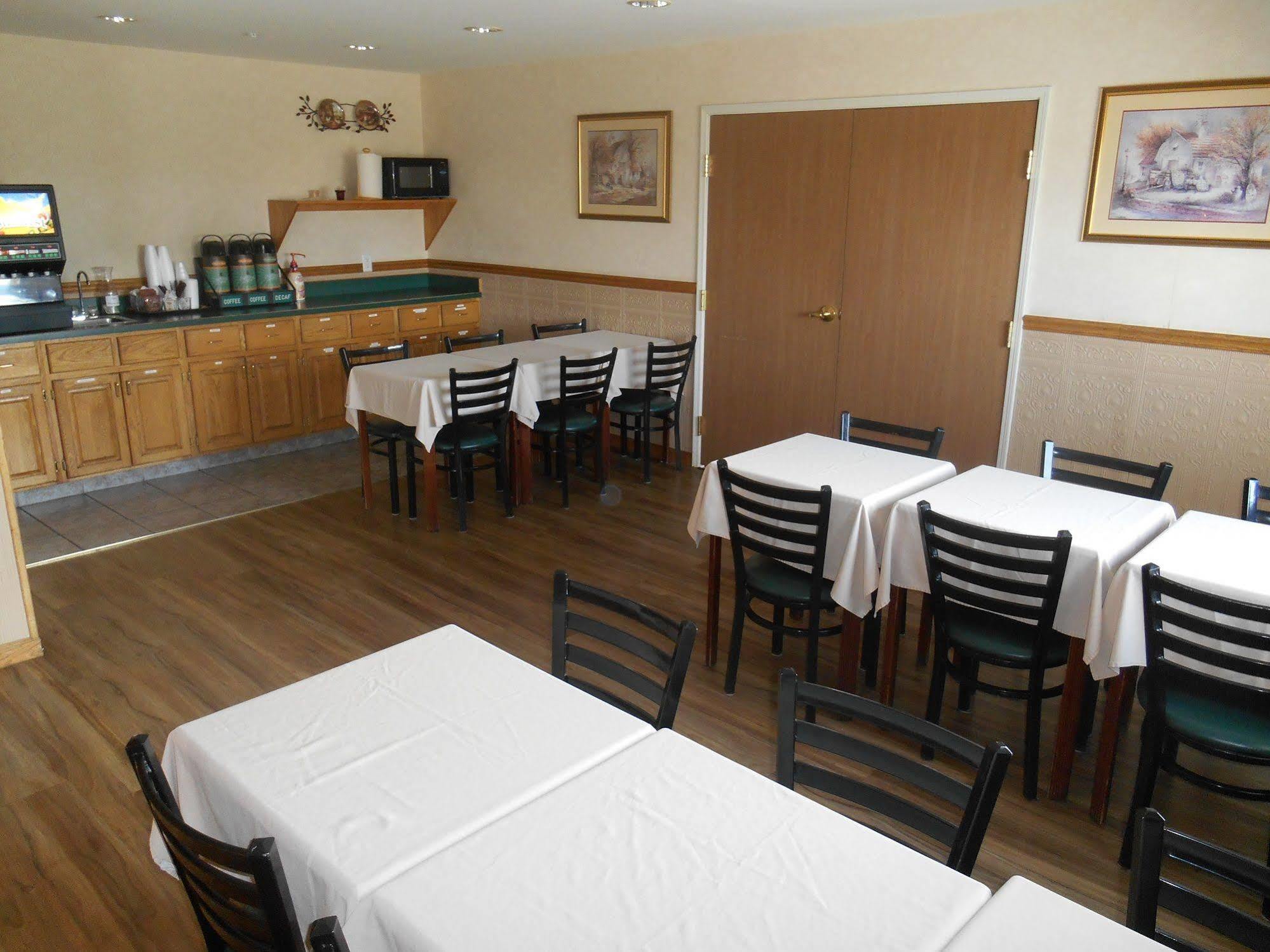 Fairbridge Inn And Suites - Miles City Bagian luar foto