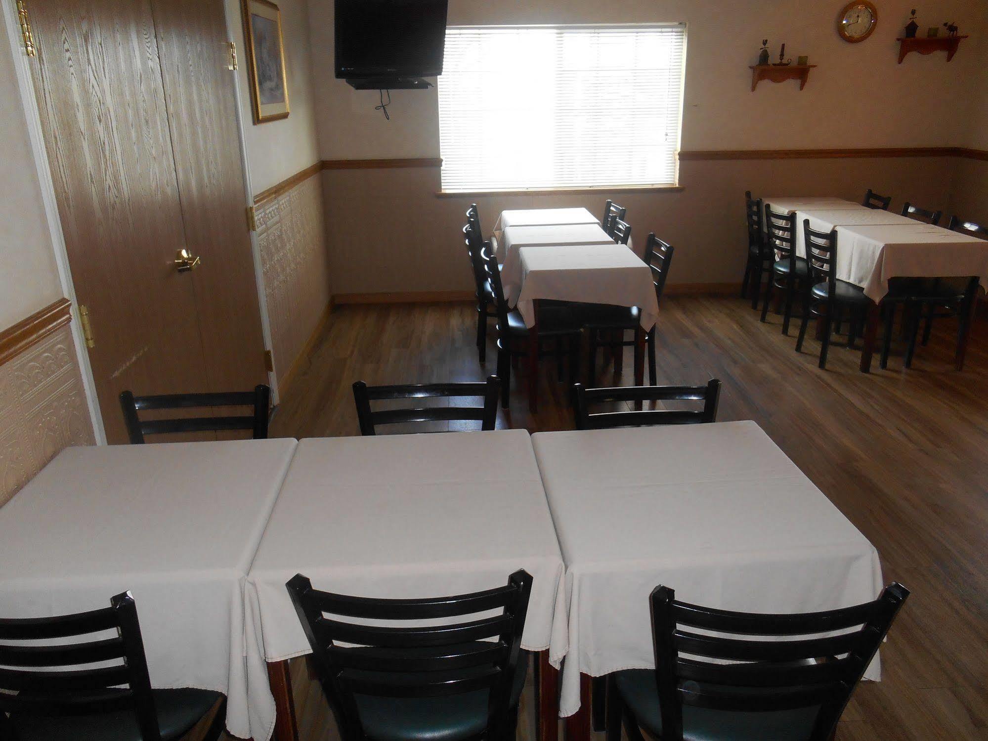 Fairbridge Inn And Suites - Miles City Bagian luar foto