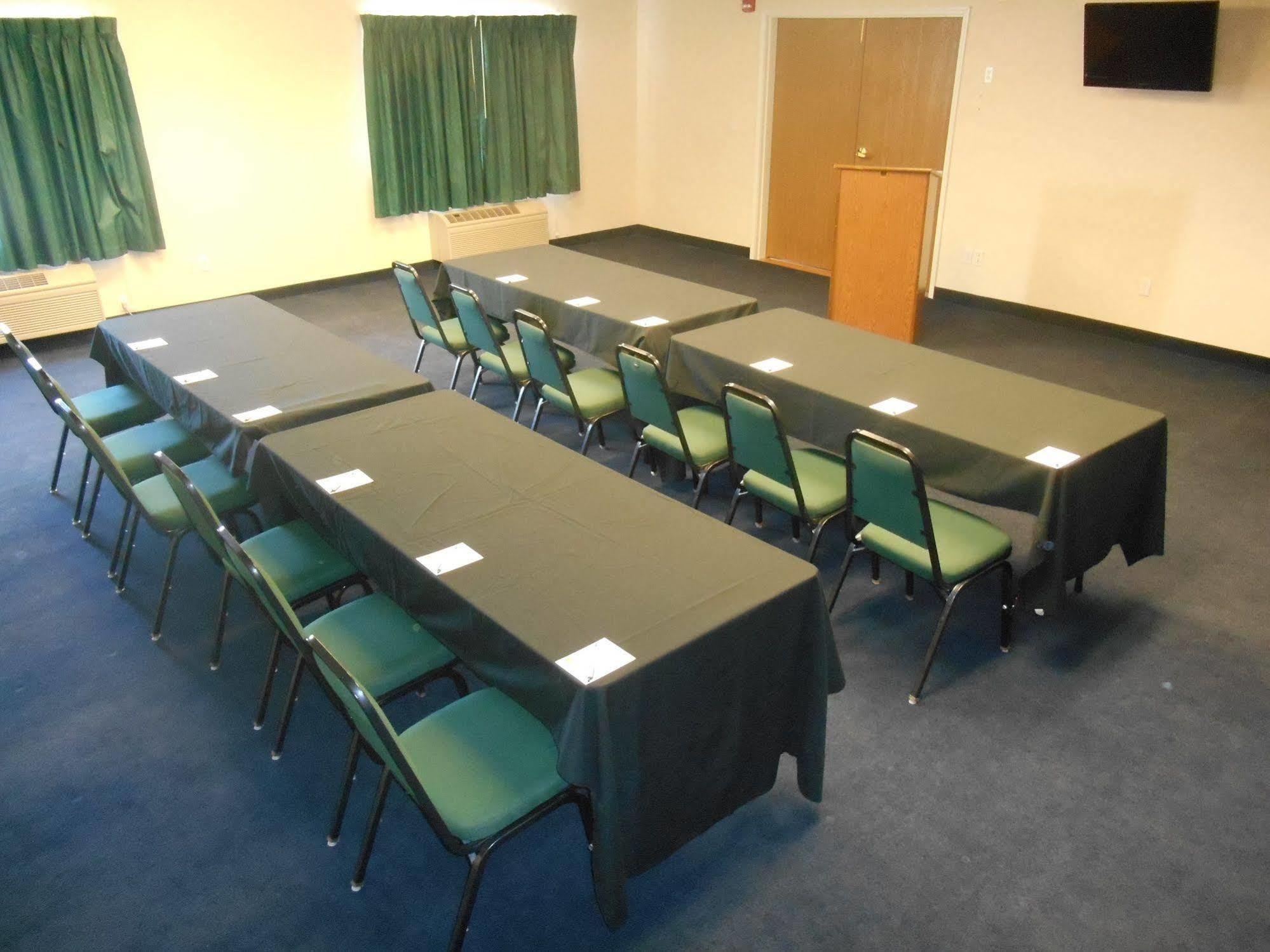 Fairbridge Inn And Suites - Miles City Bagian luar foto